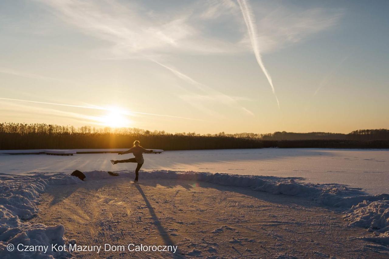 Вилла Czarny Kot Mazury Dom Caloroczny Malkinie Экстерьер фото