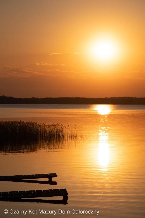 Вилла Czarny Kot Mazury Dom Caloroczny Malkinie Экстерьер фото